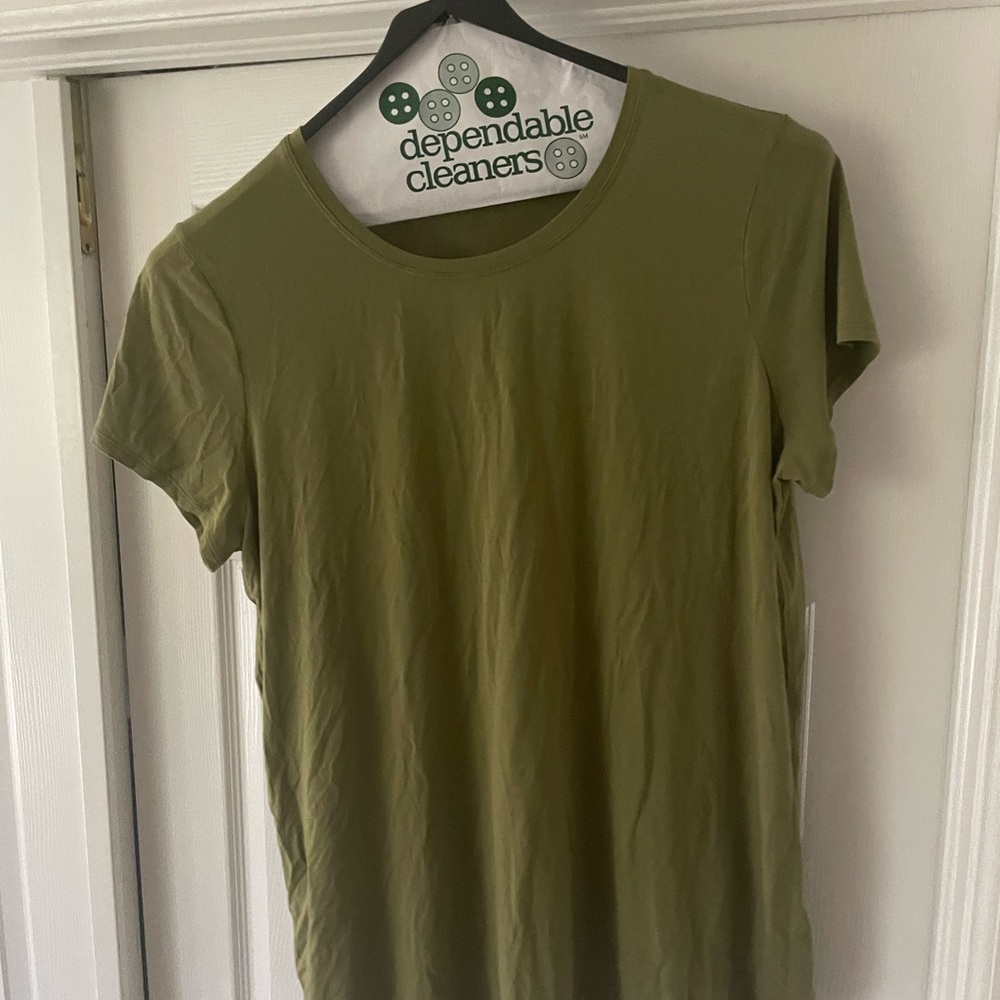 lululemon athletica Olive Short Sleeve Tee